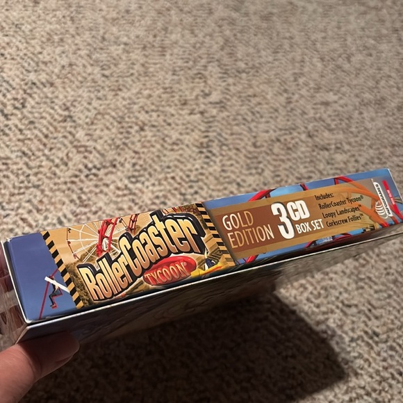 RollerCoaster Tycoon Gold Edition PC Game. 3 CD Set - Picture 10 of 14